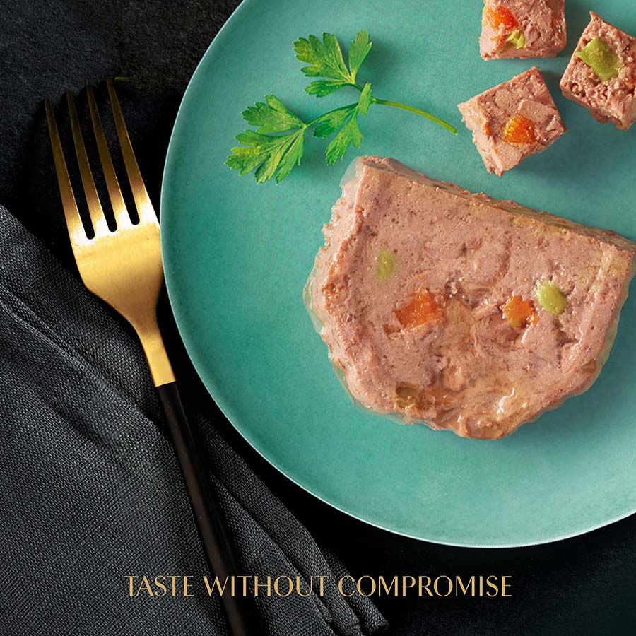 SHEBA Classics Adult Cat Food with Salmon in Terrine ( 8 x 85g ) x 4 Pck