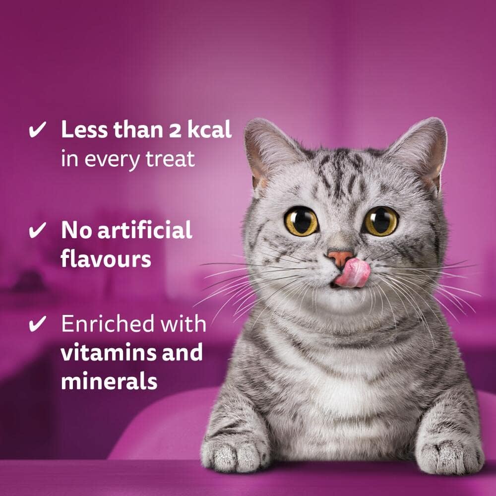 WHISKAS Temptations - Tasty, Crunchy Cat Treats, Small Bite Size Snacks with a Delicious Beef Filling, 8 x 60 g