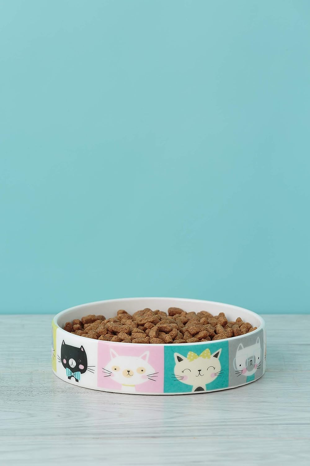 "Mason Cash Pawtrait 13cm Cat Food Bowl: A Portrait of Style and Comfort for Your Feline Companion"